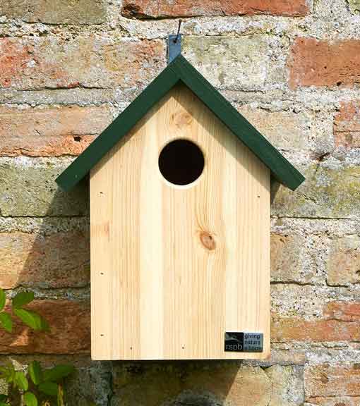 Bird houses & nest boxes