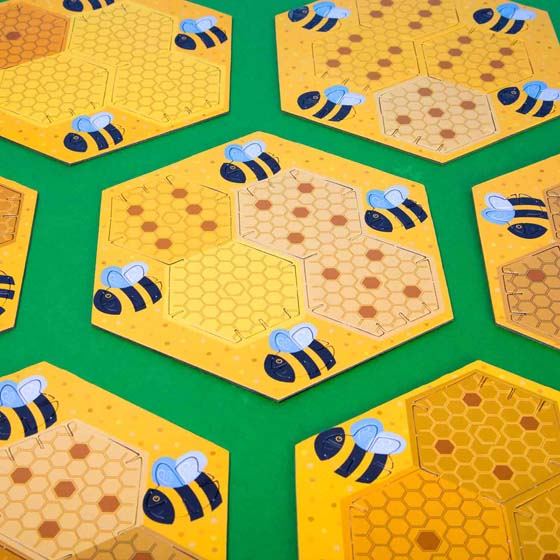 Build a beehive game product photo front L