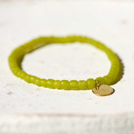 Garden glass beaded bracelet, lime green product photo side L