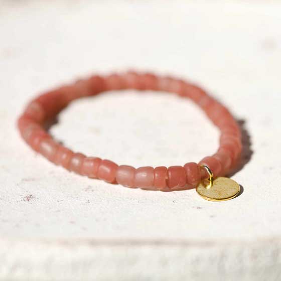 Garden glass beaded bracelet, pink product photo side L